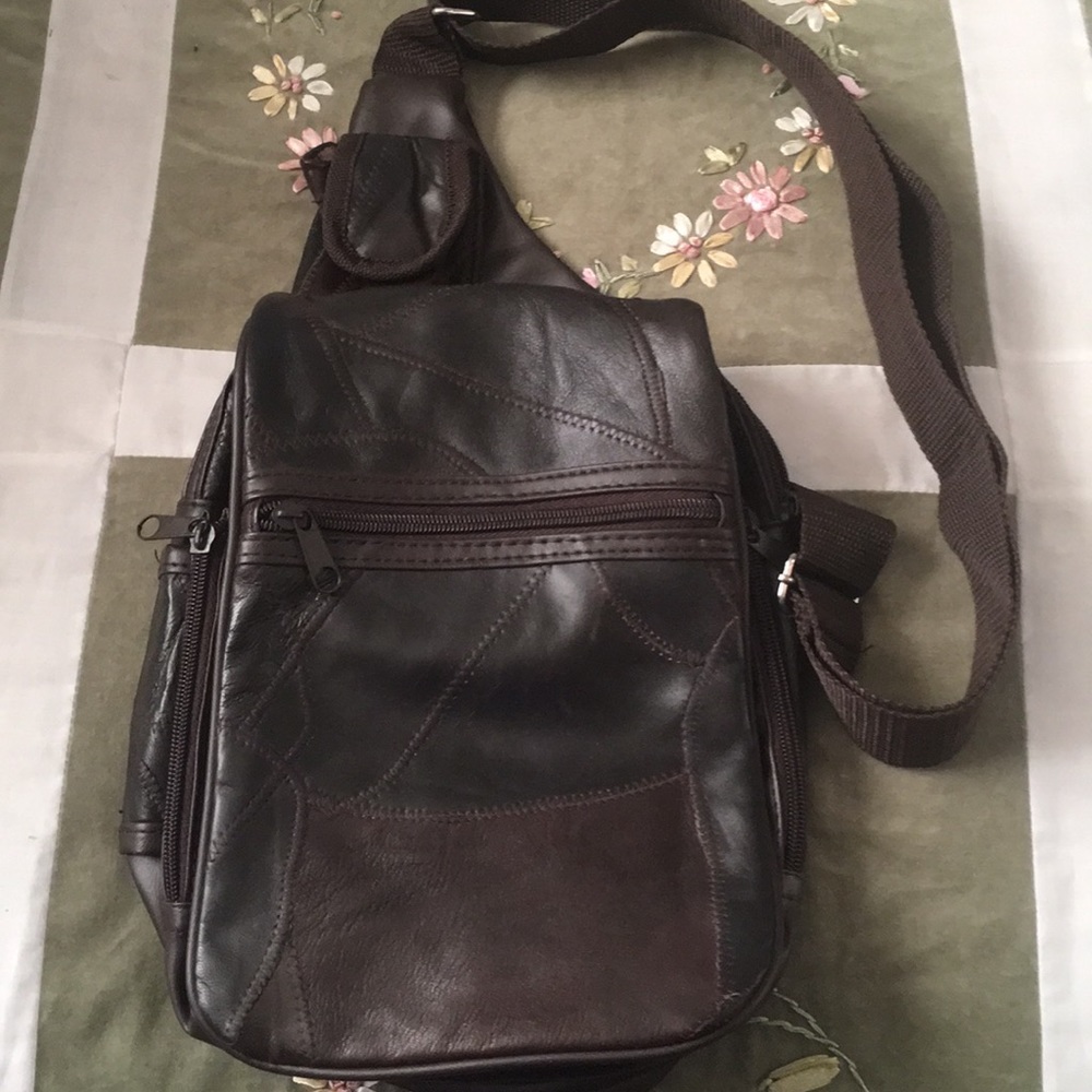 Leather shoulder bag